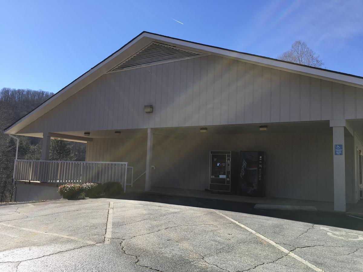 University Inn Cullowhee Exterior photo